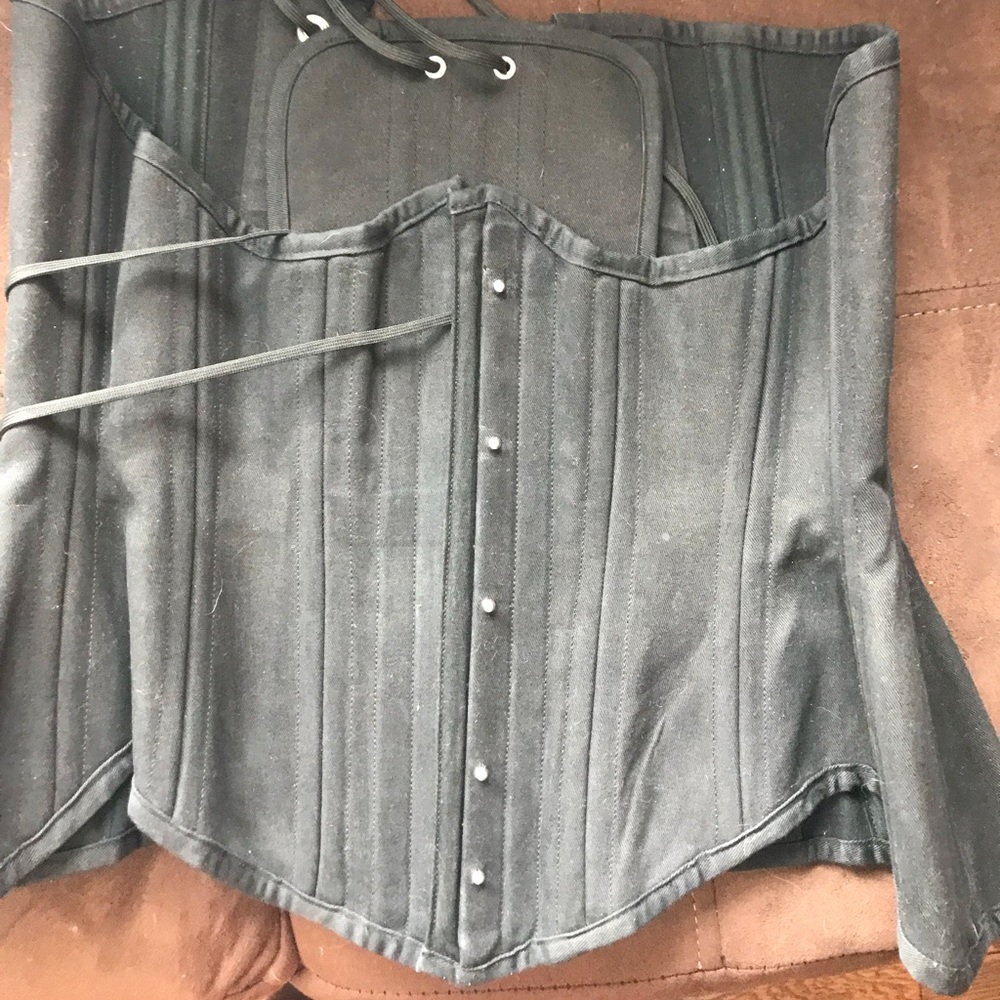 Woman waist trainer